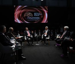 Antalya Diplomasi Forumu kapsamında “Belirsizliklerin Yönetilmesinde Stratejik İletişim” paneli düzenlendi