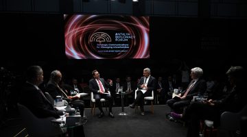 Antalya Diplomasi Forumu kapsamında “Belirsizliklerin Yönetilmesinde Stratejik İletişim” paneli düzenlendi