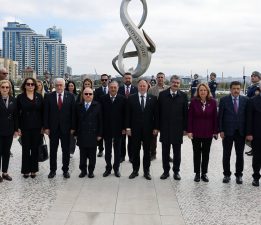Cumhuriyet Meclisi heyeti Bakü’de ziyaretlerde bulundu