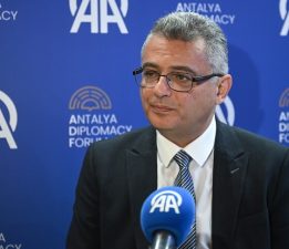 Cumhurbaşkanı Erhürman, dış politikada Türkiye ile istişare içerisinde olduklarını söyledi