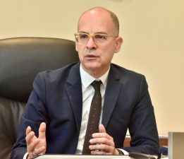 Dânâ: “Rum tarafının üçüncü ülkelerle anlaşma yapması adadaki hukuki statüye uygun olmadığı gibi çözüm atmosferi çabalarına da ciddi darbe vuruyor”