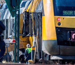 Danimarka’da iki trenin çarpıştığı kazada 17 kişi yaralandı