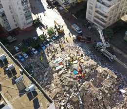 Depremde yıkılan Alpargün Apartmanı davası: 62 kez müebbet alan müteahhidin cezası 22 yıl 6 aya indirildi