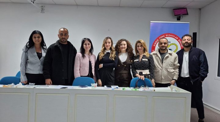 Eczacılar Birliği’nde başkan Umut Öksüz