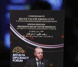 Erdoğan’ın Antalya Diplomasi Forumu’ndaki konuşması 3 dilde kitaplaştırıldı