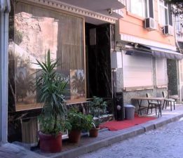 Fatih’te otelde ölü bulunan Hollandalı iki çocuğun böcek ilacından zehirlendiği ortaya çıktı: Beş tutuklama