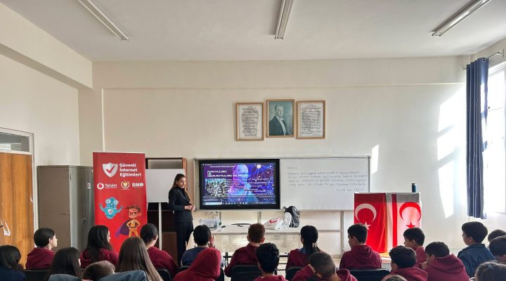 “Güvenli İnternet Eğitimleri” kapsamında bugüne kadar üç bin öğrenci eğitim aldı