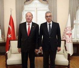 Hakan Dinçyürek, İstanbul’da Türkiye Sağlık Bakanı Memişoğlu ile görüştü
