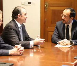 Hristodulidis: “Enerji sektöründe ivedi gelişmelere ihtiyaç var”