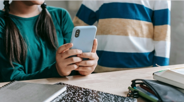 İngiltere, okullarda cep telefonu yasağını yasal hale getirecek