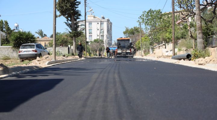 İskele Belediyesi yol bakım ve asfalt çalışmalarını sürdürüyor