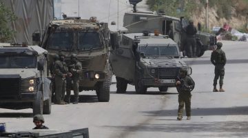 İsrail ordusu, Filistin topraklarını gasbeden İsraillileri “korumak” için Batı Şeria’da bir beldeye saldırdı