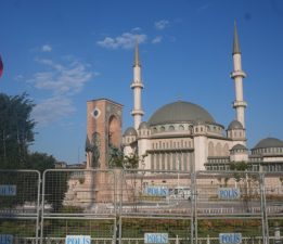 İstanbul Valiliği, 1 Mayıs’ta İstanbul’un dört ilçesindeki tüm etkinlikleri yasakladı