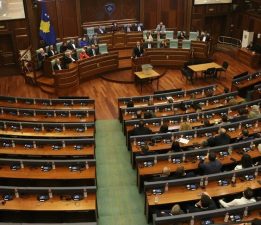 Kosova’da Meclis yeni cumhurbaşkanını seçemediği için yeniden erken genel seçime gidiliyor