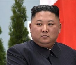 Kuzey Kore lideri Kim, Ukrayna’da ele geçirilmemek için “kendilerini patlatan” askerlerini övdü