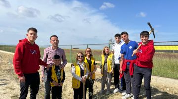 Lefkoşa Başkent Lions Kulübü, Meral-Vedat Ertüngü Lisesi’nde fidan dikim etkinliği düzenledi