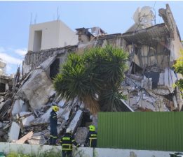 Limasol’da bina çöktü, iki kişi hayatını kaybetti