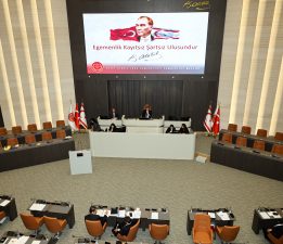 Meclisi Genel Kurulu’nda, hayat pahalılığını düzenleyen 11 yasa tasarısı komiteye geri çekildi