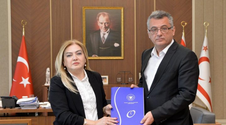 Ombudsman Varol, ikinci altı aylık raporu Erhürman’a sundu