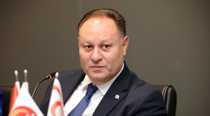 Öztürkler: “Fransa sömürgeci geçmişiyle Kıbrıs Türk halkını yok sayamaz”