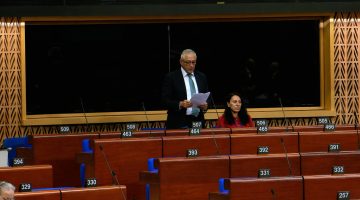 Taçoy AKPA’da konuştu: “Çözüm için adil, dengeli ve siyasi cesaret temelinde gerçek bir irade ortaya konmalı”