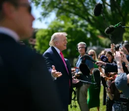 Trump, İran’la ateşkesi uzattığını açıkladı