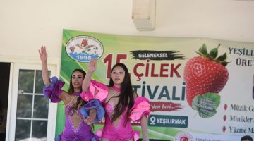 15. Geleneksel Yeşilırmak Çilek Festivali bugün düzenlenen törenle başladı