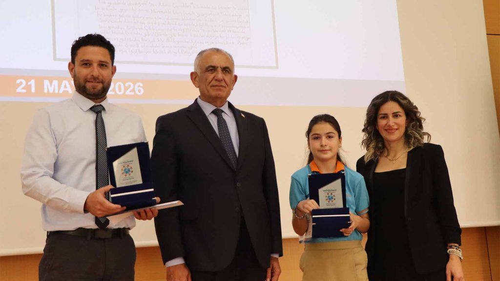 “Dünyada barış” konulu kompozisyon yarışmasının ödül töreni yapıldı