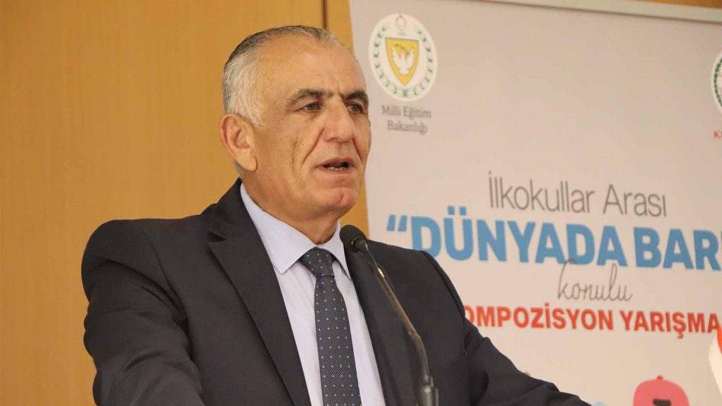 “Dünyada barış” konulu kompozisyon yarışmasının ödül töreni yapıldı