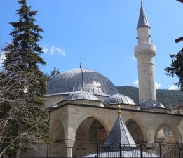 Sakarya’da 508 yıllık Yunus Paşa Camii, zamanın izlerini taşıyor