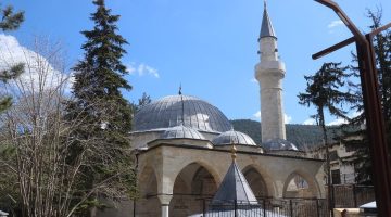 Sakarya’da 508 yıllık Yunus Paşa Camii, zamanın izlerini taşıyor