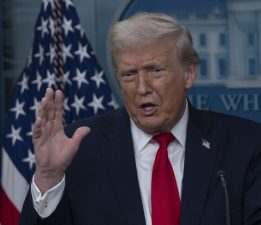 ABD Başkanı Trump: “İran bizimle anlaşma yapmak için can atıyor”