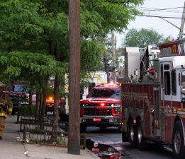 ABD’nin New York eyaletindeki tersanede çıkan yangın ve patlamada 1 kişi öldü