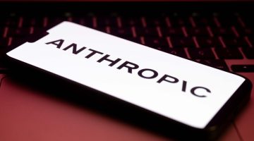 Anthropic’in kurucu ortağı Olah, yapay zekanın sadece teknoloji şirketlerine bırakılamayacağını belirtti
