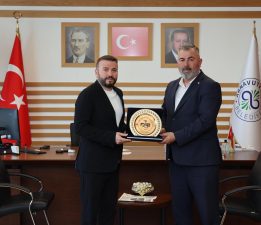 Beyarmudu Belediye Başkanı Bebek, Arnavutköy Belediye Başkanı Candaroğlu’nu ziyaret etti