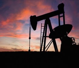 Brent petrolün varil fiyatı ABD-İran uzlaşısı beklentisiyle yüzde 5’in üzerinde geriledi