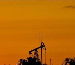 Brent petrolün varili 107,41 dolardan işlem görüyor