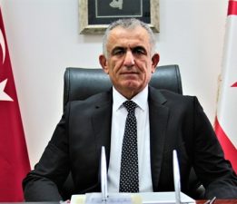 Çavuşoğlu: “Bizim tarafımız DAÜ’nün geleceğidir”