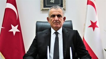 Çavuşoğlu: “Bizim tarafımız DAÜ’nün geleceğidir”
