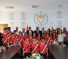 Çavuşoğlu, Cimnastik Federasyonu sporcularını kabul etti