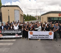 Ceza Muhakemeleri Usulü (Değişiklik) Yasası Meclis önünde protesto edildi: “Bu yanlıştan dönün”