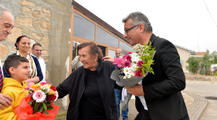 Cumhurbaşkanı Erhürman Karapaşa Köyü’nü ziyaret etti