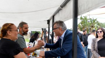 Cumhurbaşkanı Tufan Erhürman, 8. Karşıyaka Taş Armudu Festivali’ne katıldı