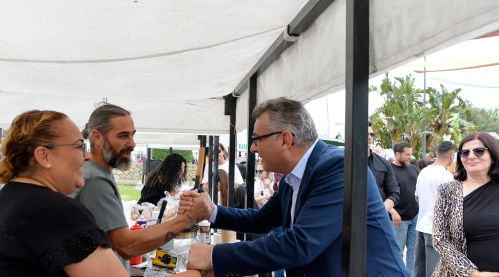 Cumhurbaşkanı Tufan Erhürman, 8. Karşıyaka Taş Armudu Festivali’ne katıldı