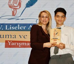 Cumhurbaşkanlığı’nda “5. Liselerarası Şiir Okuma ve Şiir Yazma Yarışması” yapıldı