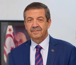 Dışişleri Bakanı Ertuğruloğlu, Azerbaycan’ın Bağımsızlık Günü’nü kutladı