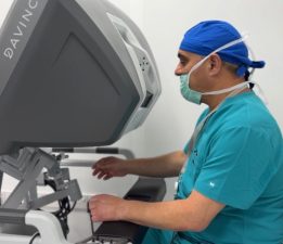 Dr. Burhan Nalbantoğlu Devlet Hastanesi’nde ilk robotik cerrahi ameliyatlar başarıyla yapıldı