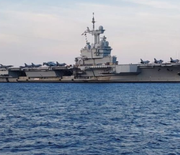 Fransız amiral gemisi Charles de Gaulle’ün Kızıldeniz’e konuşlandırıldığı bildirildi