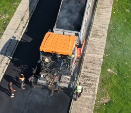 Gazimağusa Belediyesi’nin 2. etap asfalt çalışmaları Tuzla ve Mutluyaka’da devam ediyor