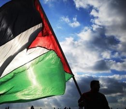 Hamas: İsrail’in gece boyunca Gazze’de evleri hedef alması ateşkes anlaşmasına açık bir darbedir